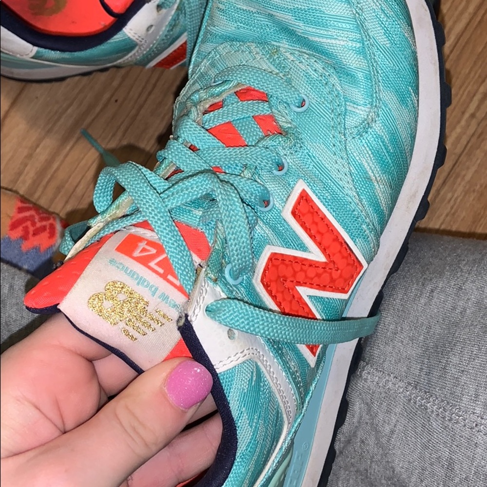 New Balances - Picture 3 of 4